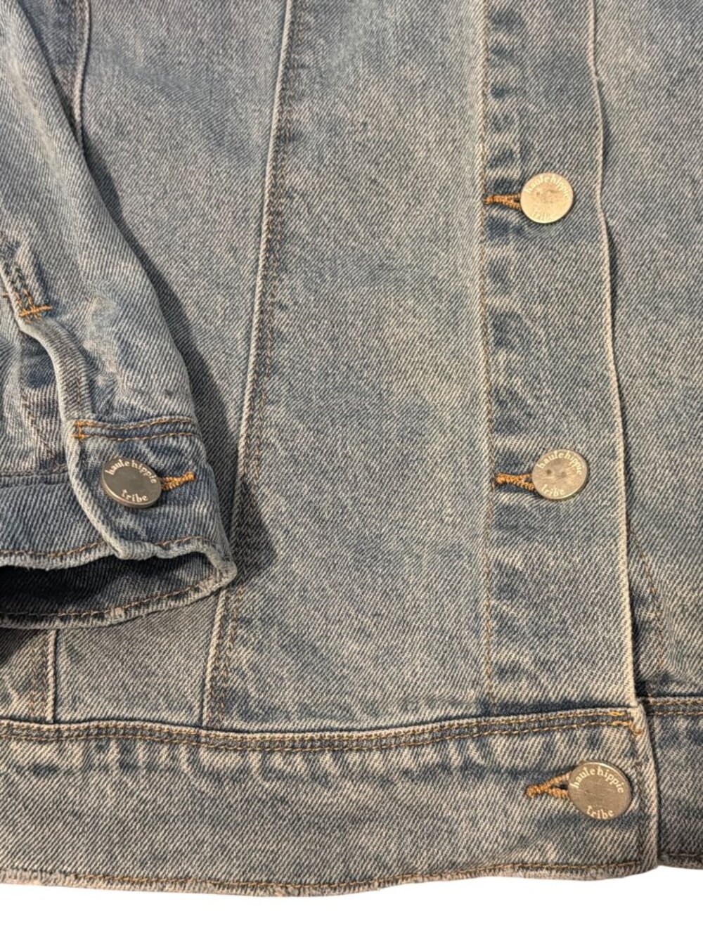 Haute Hippie Tribe Distressed Light Wash Denim Jean Jacket Silver Tone Sz 3X - Picture 2 of 5